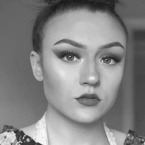 Meet your Posher, Kylee